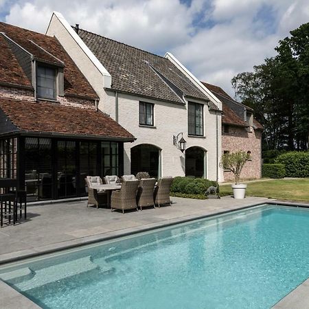 B&B Interludium Nijlen Luaran gambar