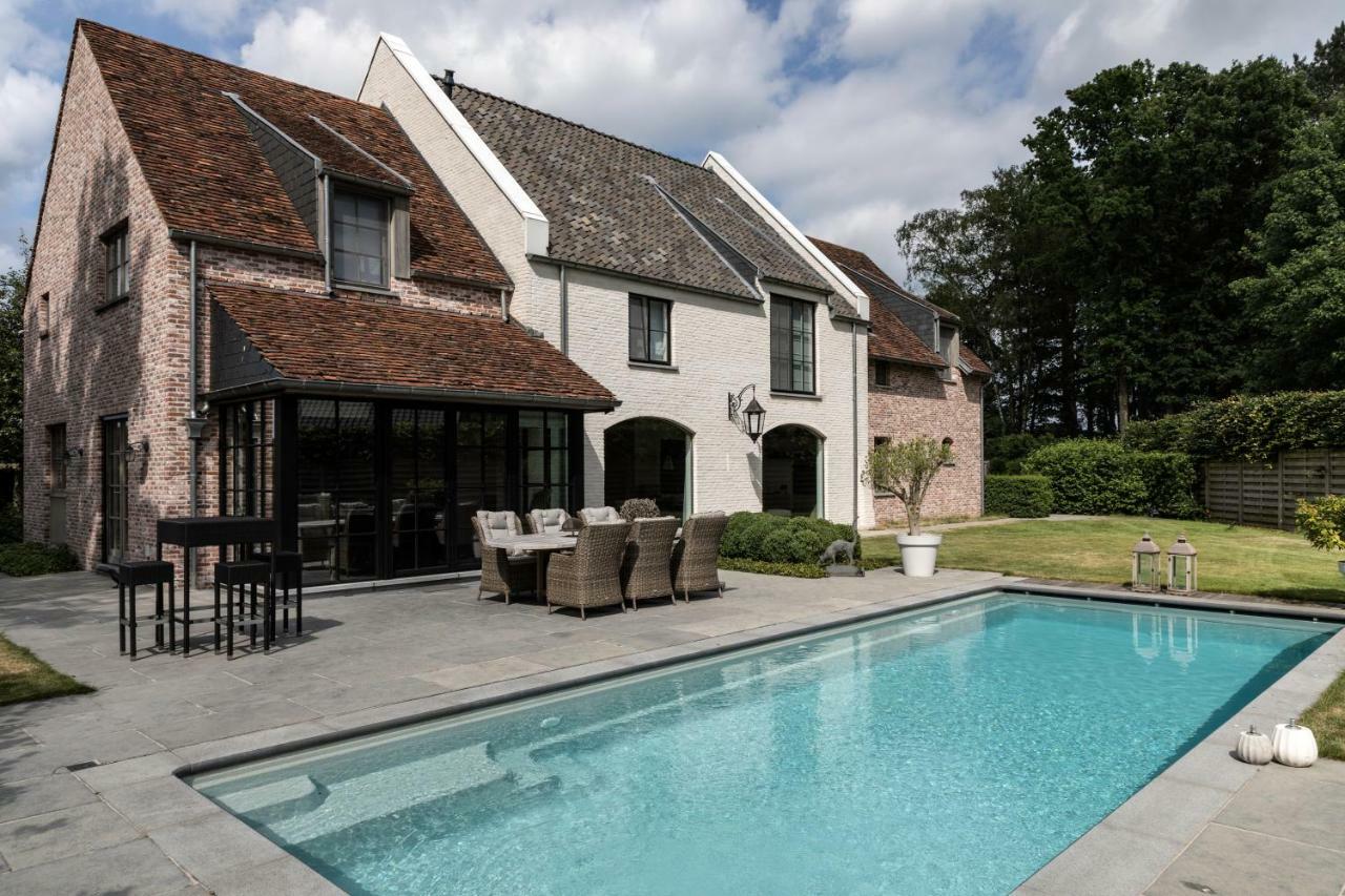 B&B Interludium Nijlen Luaran gambar
